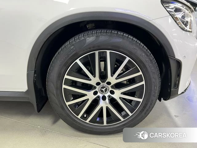 Mercedes-Benz GLC 2021 Белый из Китая, фото 2