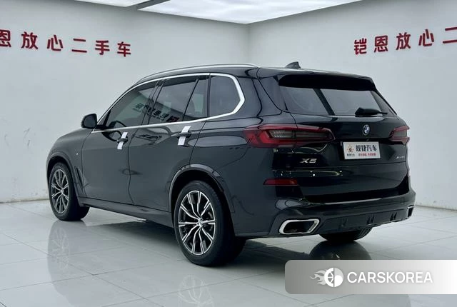 BMW X5 2021 Черный из Китая, фото 2
