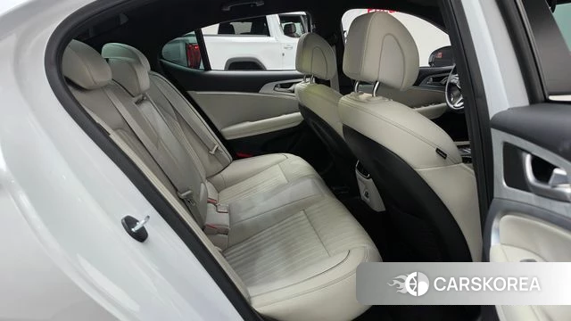 Genesis The New G70 2023 Белый из Кореи, фото 3