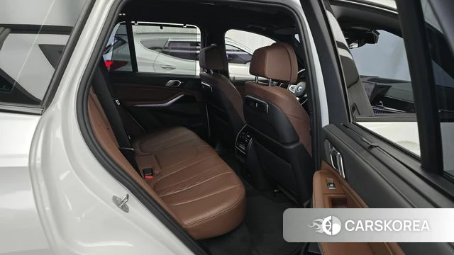 BMW X5 (G05) 2023 Белый из Кореи, фото 2