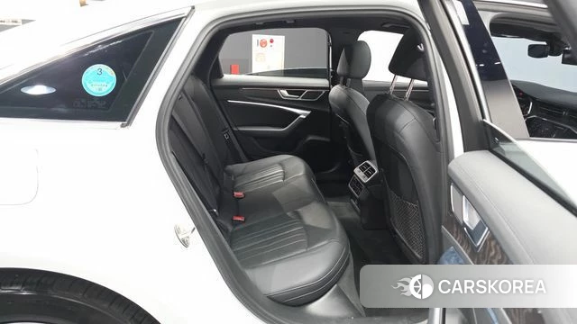 Audi A6 (C8) 2021 Белый из Кореи, фото 2