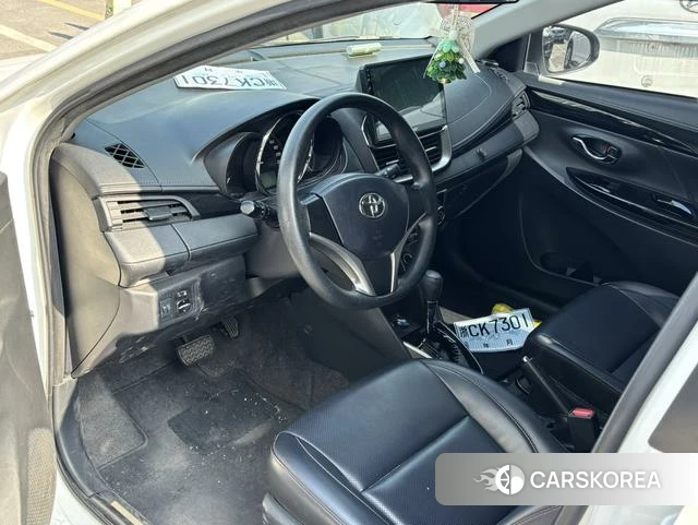 Toyota Yaris L 2021 Белый из Китая, фото 2