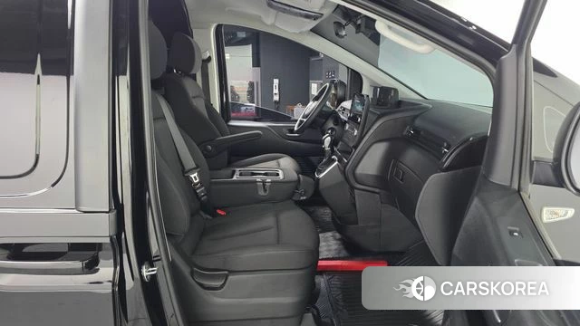 Hyundai Staria 2022 Черный из Кореи, фото 2