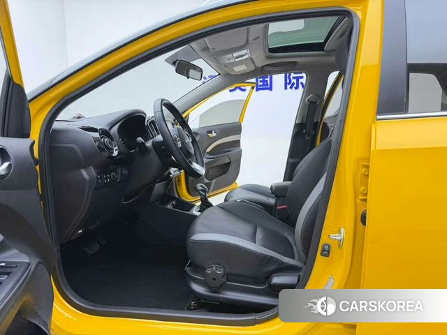 Kia KX1 2021 Желтый из Китая, фото 2