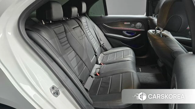 Mercedes-Benz E-Class W213 2019 Белый из Кореи, фото 2