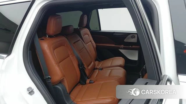 Lincoln Aviator 2nd generation 2025 Белый из Кореи, фото 2