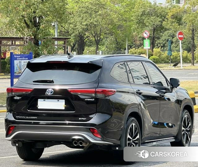 Toyota Crown 2022 Черный из Китая, фото 2
