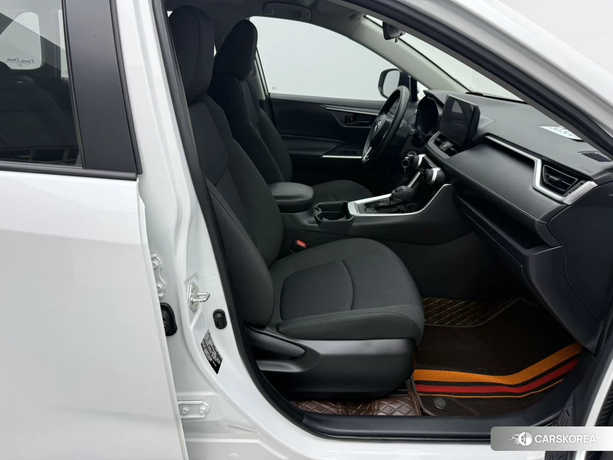 Toyota RAV4 2023 Белый из Китая, фото 2