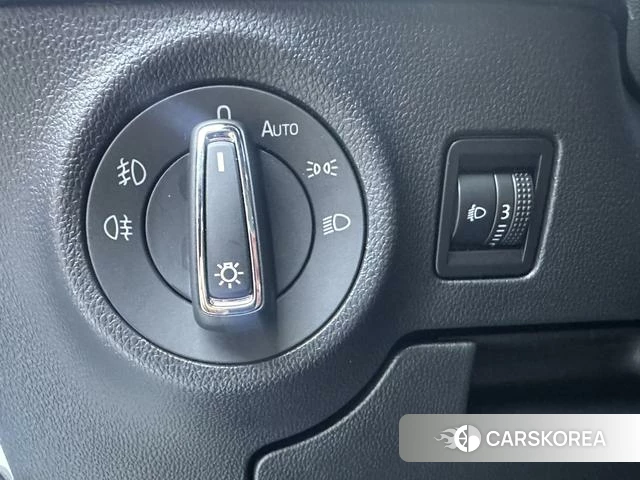 Skoda Karoq 2024 Белый из Китая, фото 2