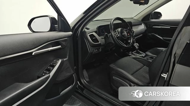Kia The New Seltos 2024 Черный из Кореи, фото 2