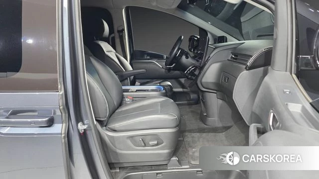Hyundai Staria 2023 Серый из Кореи, фото 2