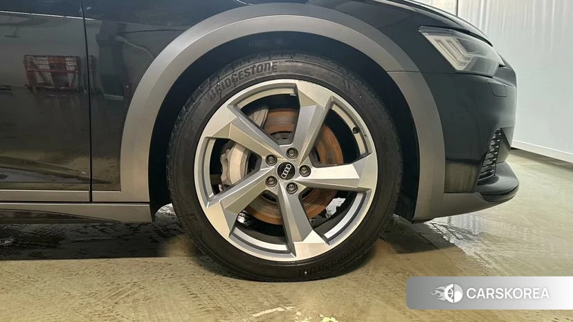 Audi A6 2020 Черный из Китая, фото 2