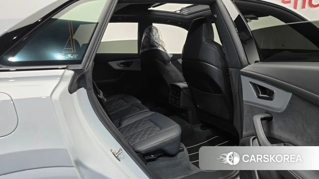 Audi Q8 (4M) 2026 Белый из Кореи, фото 2