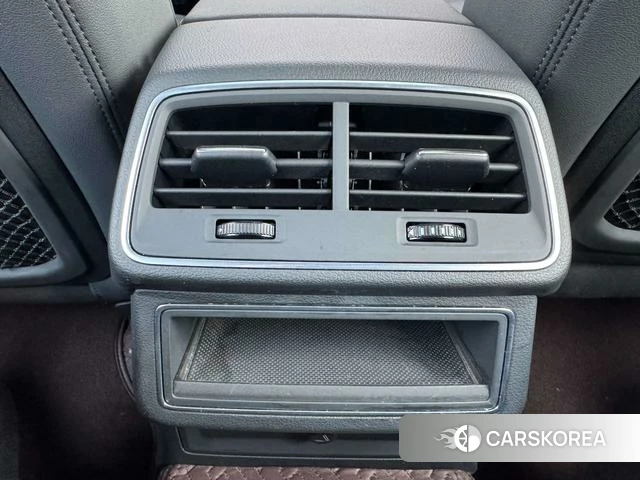 Audi A6 2022 Черный из Китая, фото 2