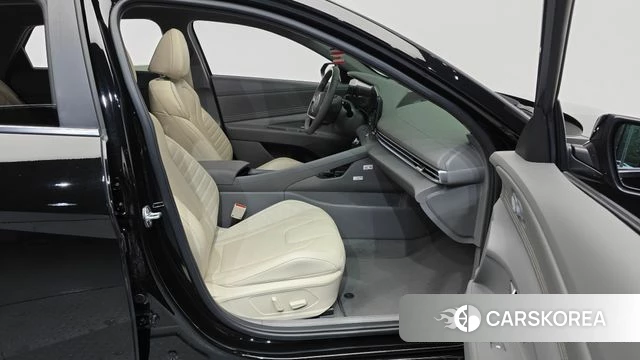 Hyundai The New Avante (CN7) 2023 Черный из Кореи, фото 2