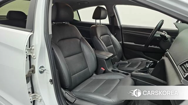 Hyundai Avante AD 2018 Белый из Кореи, фото 2