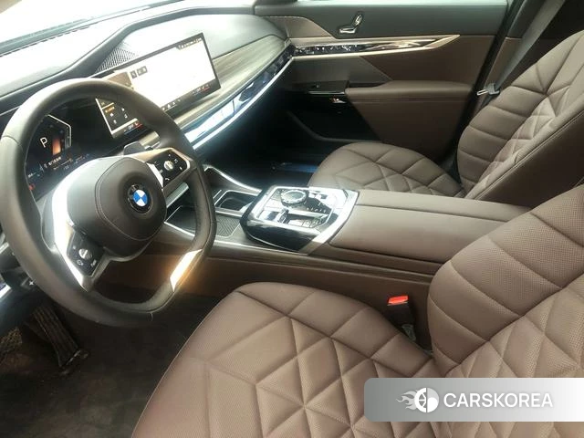 BMW 7 series 2025 Черный из Китая, фото 2