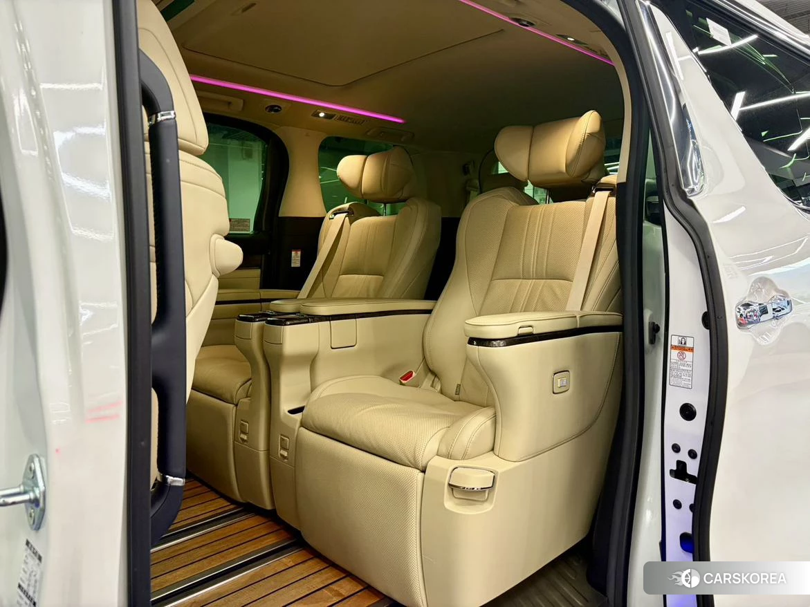 Toyota Vellfire 2021 Белый из Китая, фото 2