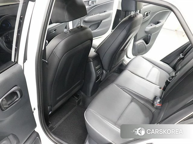 Hyundai Venue 2026 Белый двухцветный из Кореи, фото 2