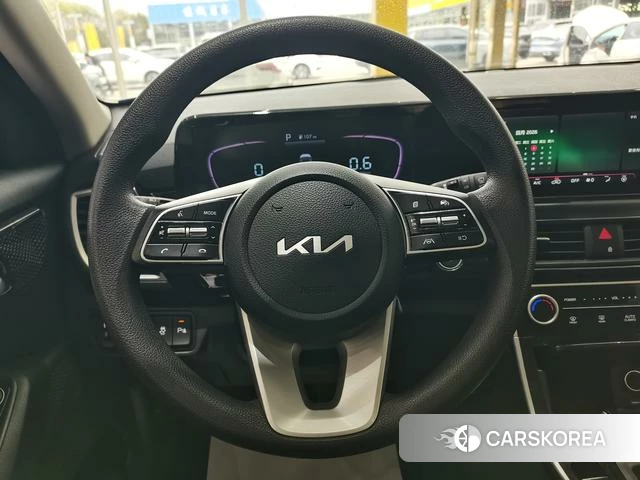 Kia Seltos 2023 Белый из Китая, фото 2