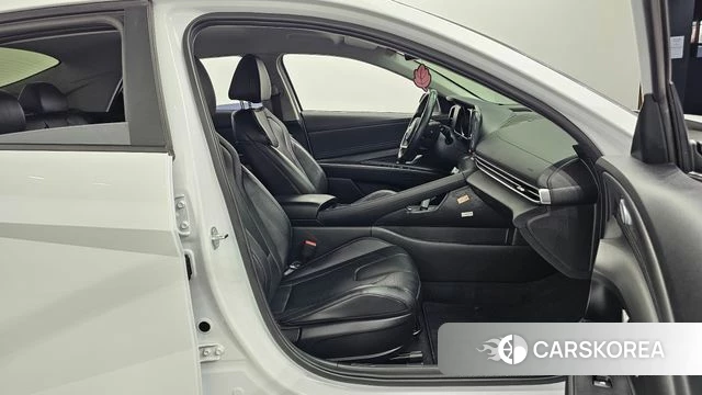 Hyundai Avante Hybrid (CN7) 2023 Белый из Кореи, фото 2