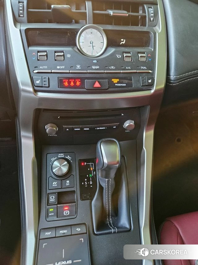 Lexus NX300h 2019 Черный из Кореи, фото 2