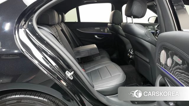 Mercedes-Benz E-Class W213 2022 Черный из Кореи, фото 2