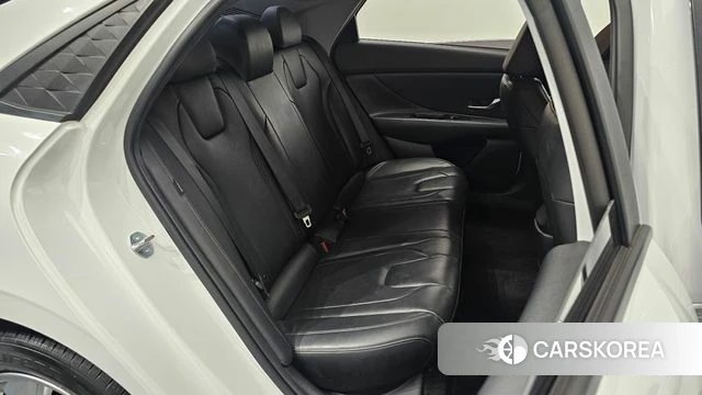 Hyundai The New Avante (CN7) 2023 Белый из Кореи, фото 2