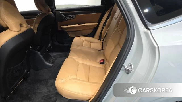 Volvo S90 2024 Серебряный из Кореи, фото 2