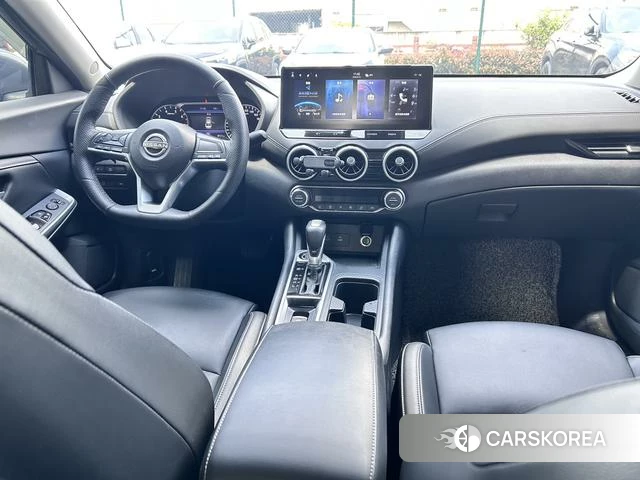 Nissan Sylphy 2024 Серебристо-серый из Китая, фото 2