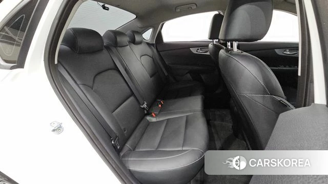 Kia The New K3 2nd generation 2022 Белый из Кореи, фото 2