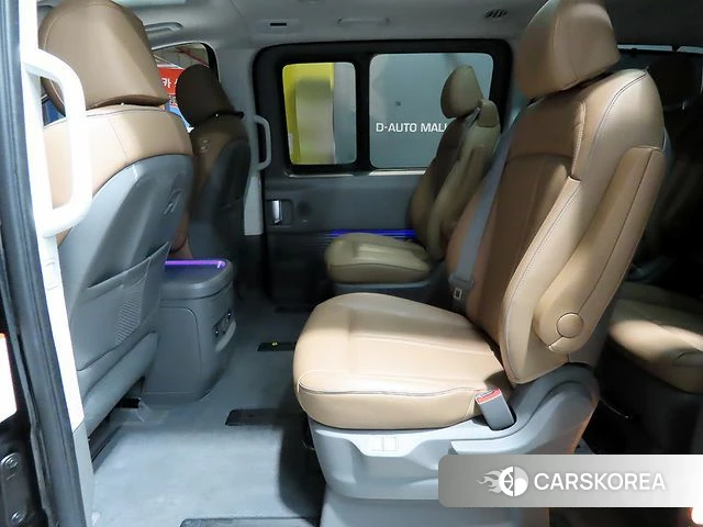 Hyundai Staria 2024 Черный из Кореи, фото 2