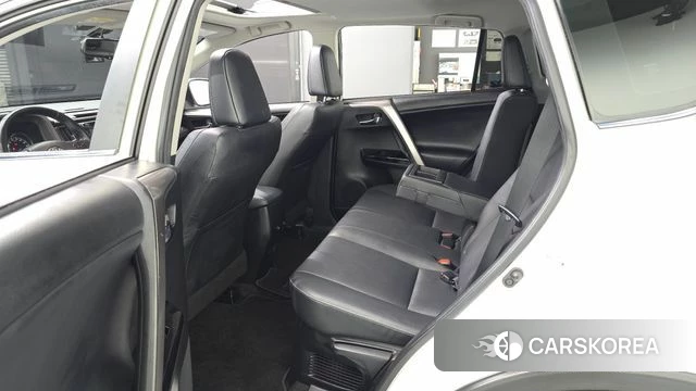 Toyota RAV4 2018 Белый из Кореи, фото 2