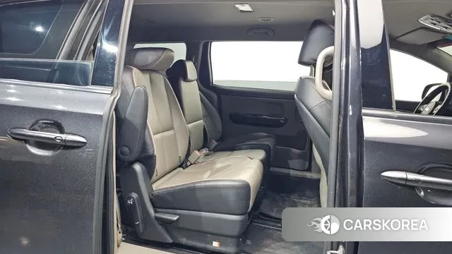Kia The New Carnival 2021 Серый из Кореи, фото 2