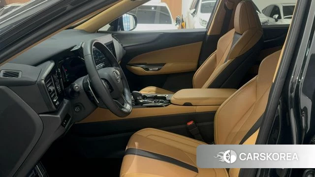 Lexus NX450h + 2nd generation 2025 Черный из Кореи, фото 2