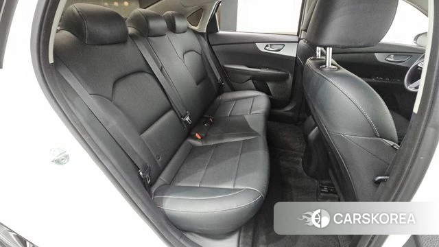 Kia The New K3 2nd generation 2022 Белый из Кореи, фото 2