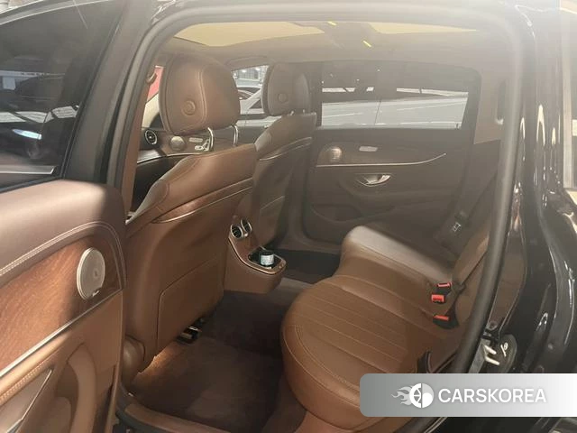Mercedes-Benz E-Class 2023 Черный из Китая, фото 2