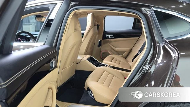 Porsche Panamera (971) 2020 Коричневый из Кореи, фото 2
