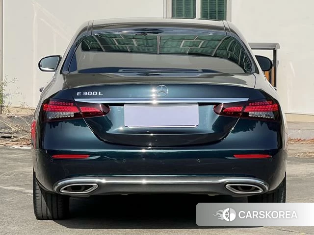 Mercedes-Benz E-Class 2023 Зеленый из Китая, фото 2