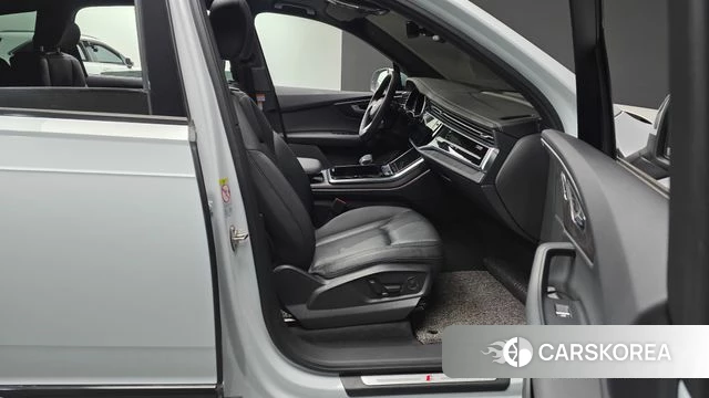 Audi Q7 (4M) 2023 Белый из Кореи, фото 2