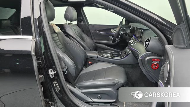Mercedes-Benz E-Class W213 2021 Черный из Кореи, фото 2