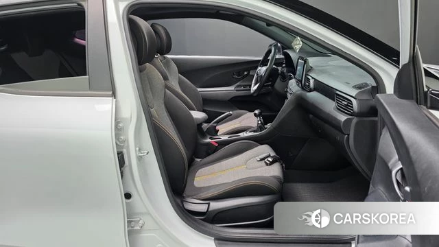 Hyundai Veloster (JS) 2018 Белый из Кореи, фото 2
