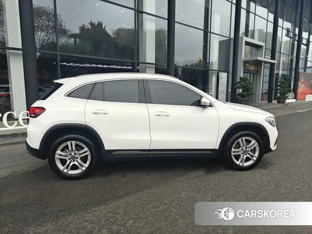Mercedes-Benz GLA 2023 Белый из Китая, фото 2