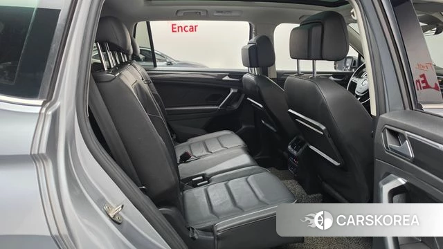 Volkswagen Tiguan Allspace 2020 Серебряный из Кореи, фото 2