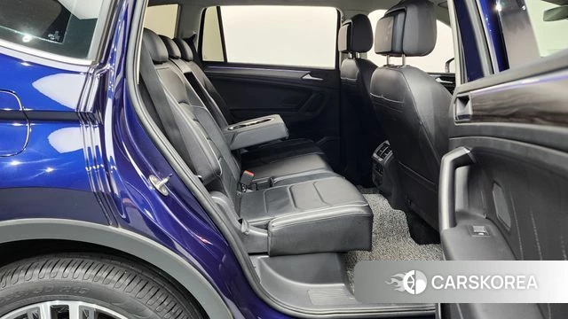 Volkswagen Tiguan Allspace 2023 Синий из Кореи, фото 2