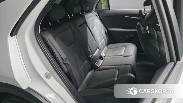 Kia Di Ol Nu Niro 2023 Белый из Кореи, фото 2