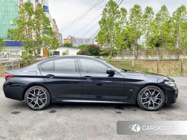 BMW 5 series 2021 Черный из Китая, фото 2