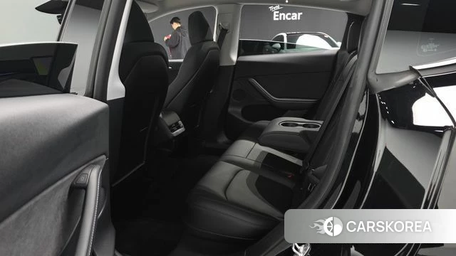 Tesla Model Y 2024 Черный из Кореи, фото 2