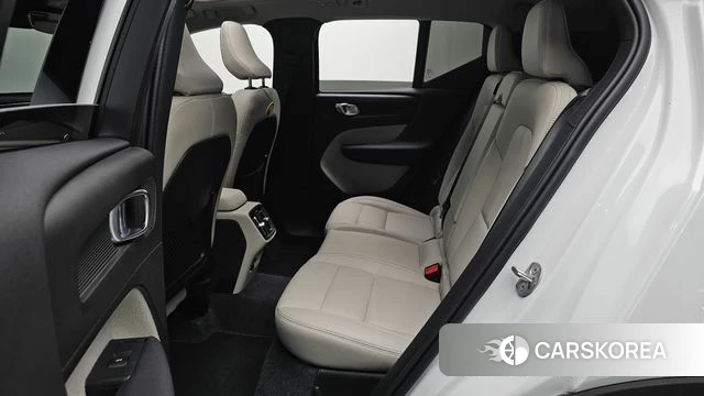 Volvo XC40 2025 Белый из Кореи, фото 2