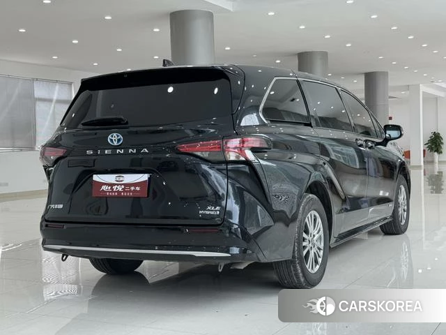 Toyota Sienna 2022 Черный из Китая, фото 2